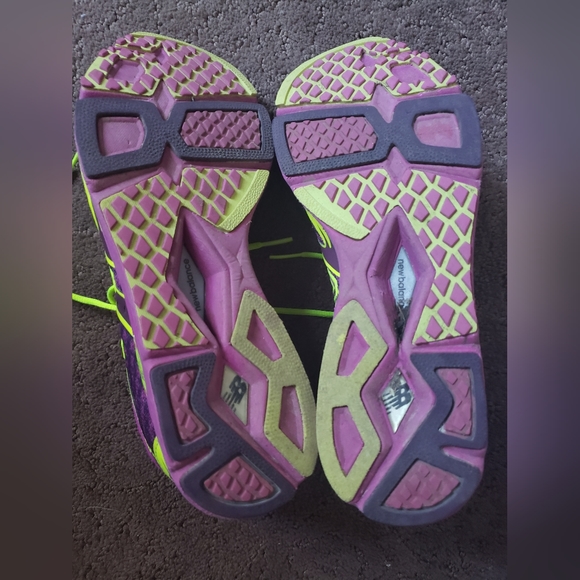 New Balance Glow in the Dark Runners - Picture 4 of 4